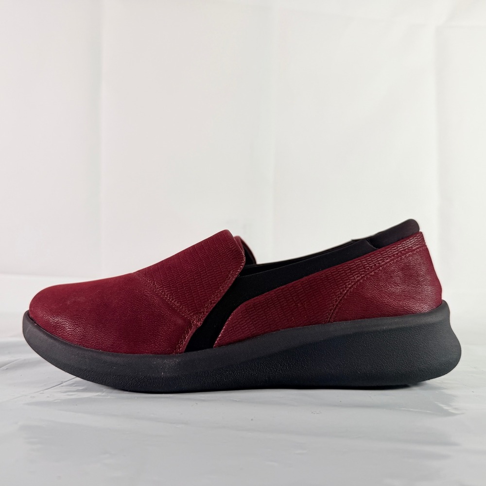 Clarks Cloudsteppers Sillian 2.0 Eve‎ Women's Burgundy Slip On Shoes Size 7M